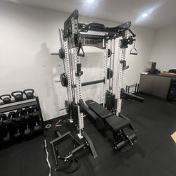 SQUAT RACK/ FUNCTIONAL TRAINER/ POWER CAGE/ ADJUSTABLE PULLEY SYSTEM/ GYM EQUIPMENT/ VESTA FITNESS 