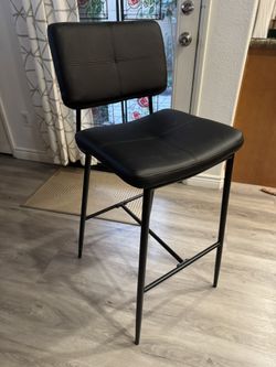 Modern Black Faux Leather Bar Stool – Excellent Condition