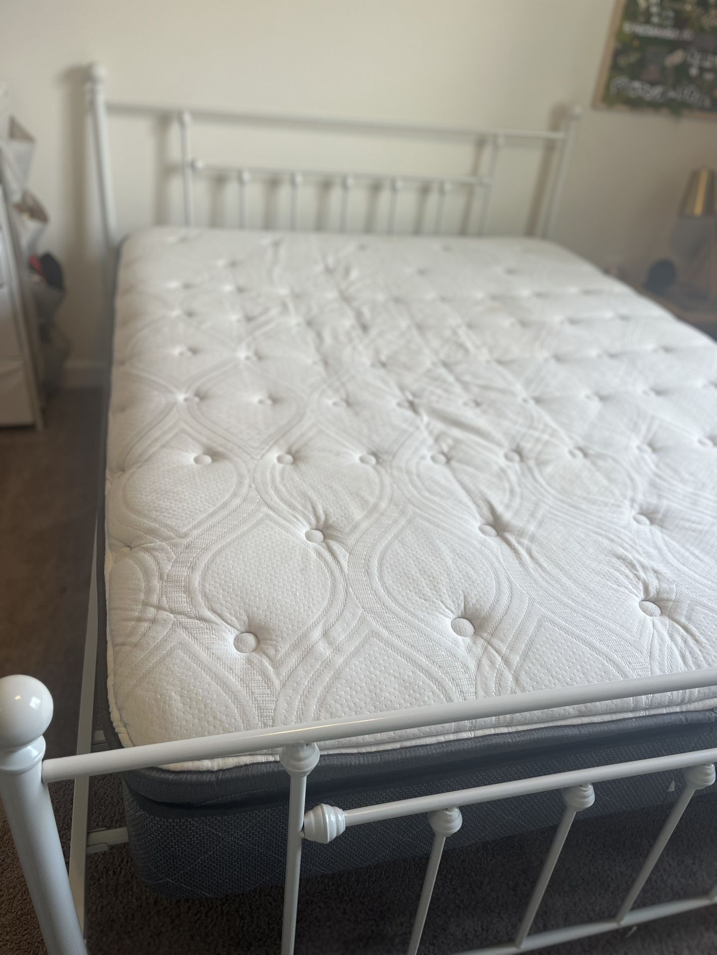 Bed frame (white metal)