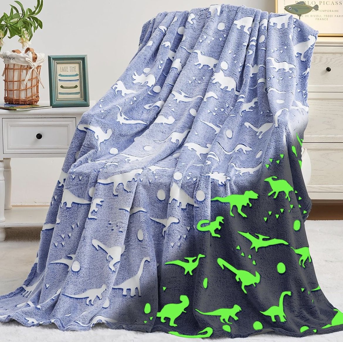 🆕 In 📦 Kids Glow in The Dark Dinosaur Soft Blanket Soft(50"X60"Blue)
