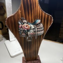 Western Necklace Holder 