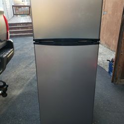 Frigidaire compact mini fridge with seperate freezer