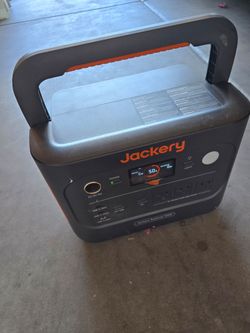 Jackery 1000 v2 solar generator battery pack