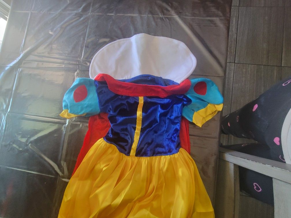 Snow White Costume SIZE S With Petticoat 