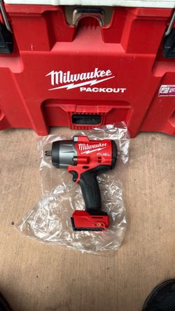 Milwaukee m18 fuel 1/2 Impact wrench 550 LB torque (NEW) cat no. 2967-20