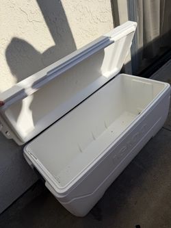 Igloo ice chest 152QT