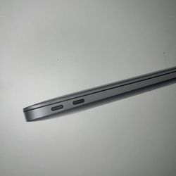 13-inch Macbook Air M1 Chip