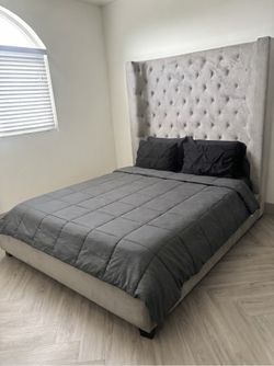 6 Ft Tall Tufted Gray Velvet Queen Bed Frame — Must Reassemble One Side Rail