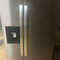 Whirlpool refrigerator 