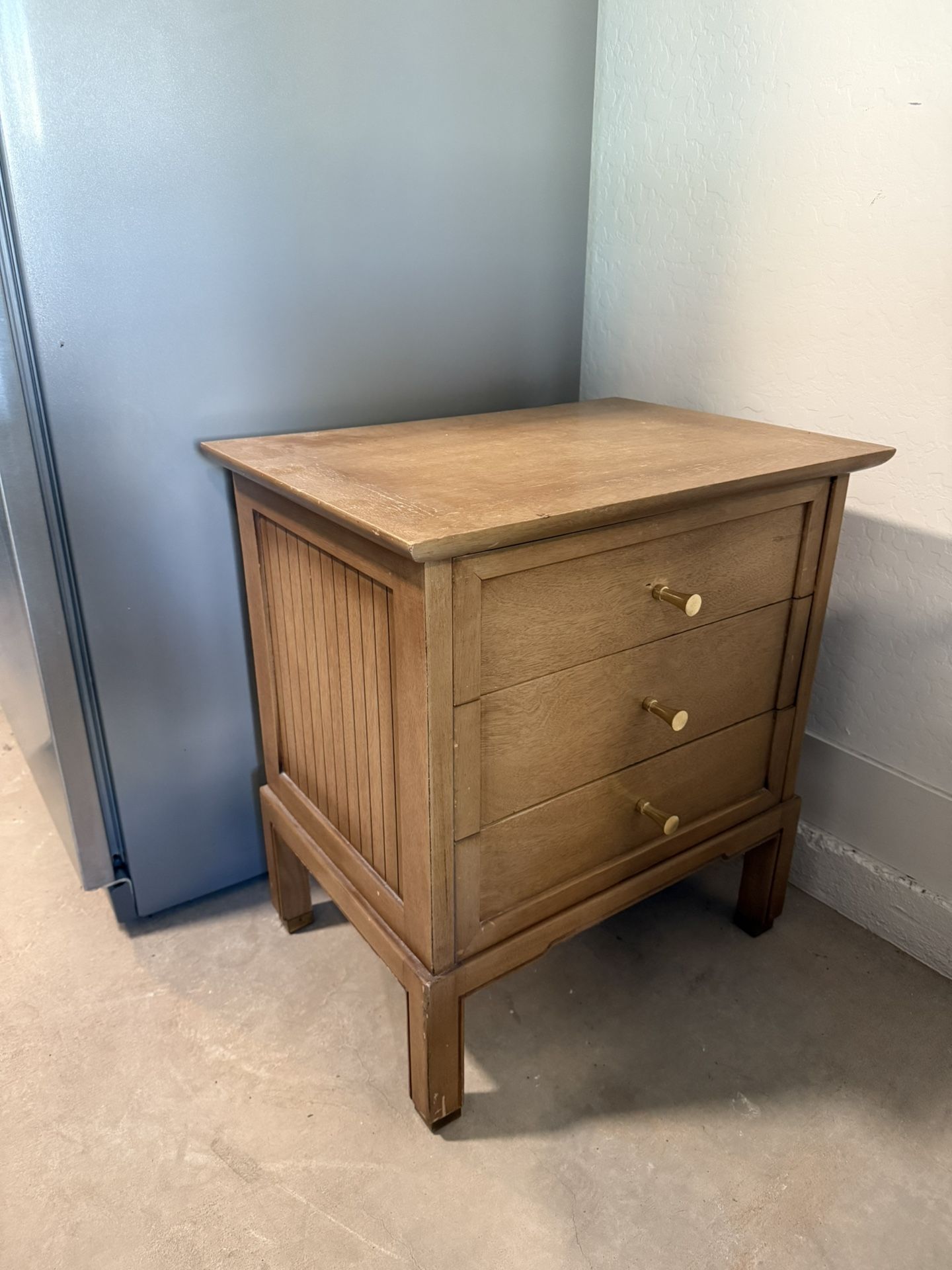 American of Martinsville Night Stand End Table