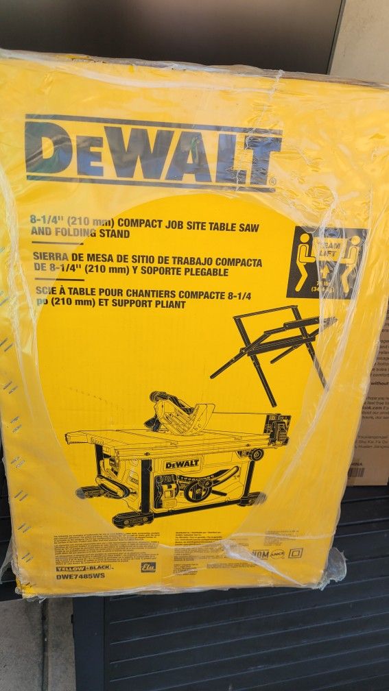 Dewalt Table Saw with Folding Stand