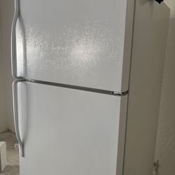 Whirlpool White Fridge , Top Freezer 