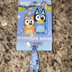 New bluey detangling brush