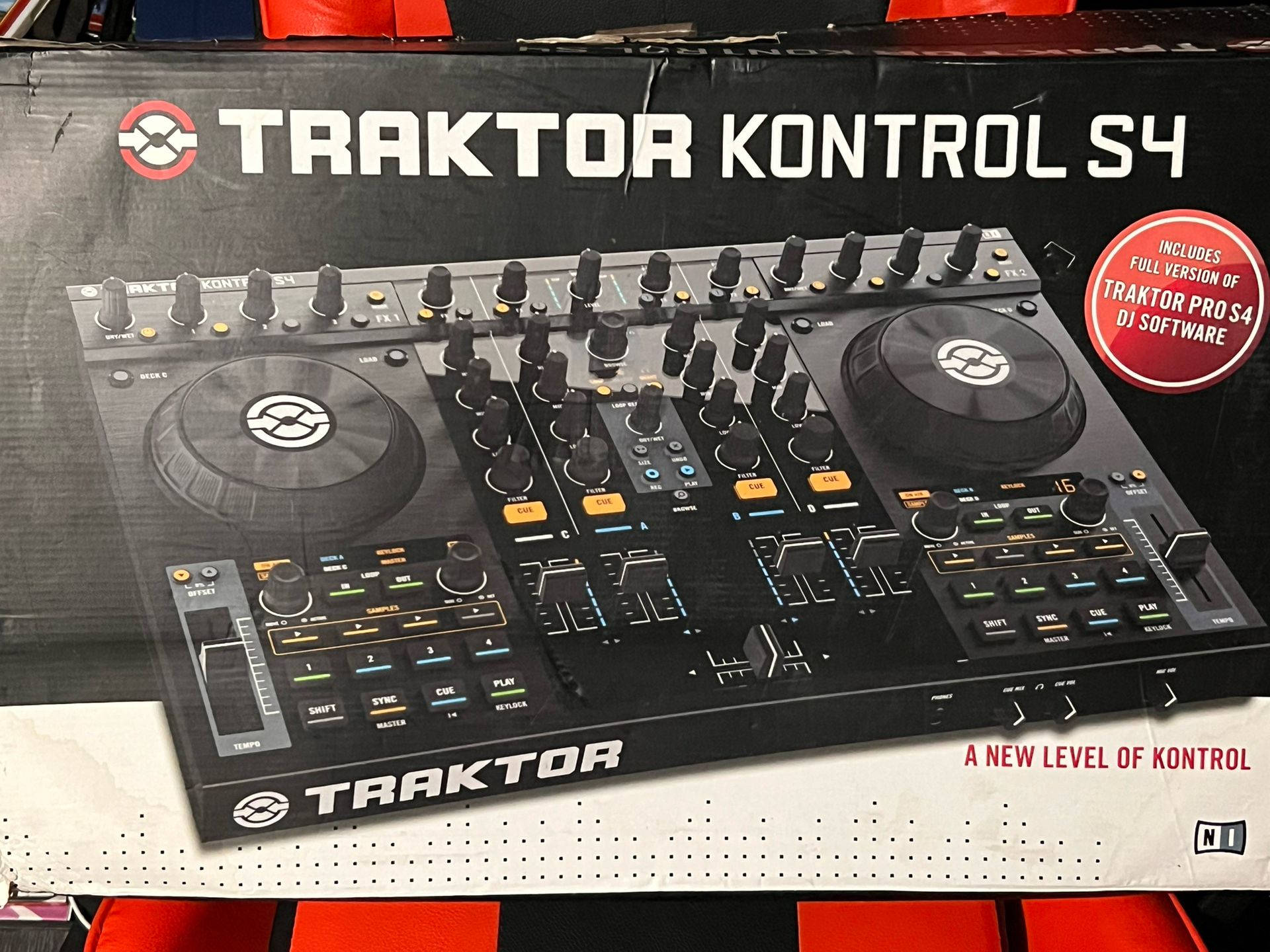 Traktor S4