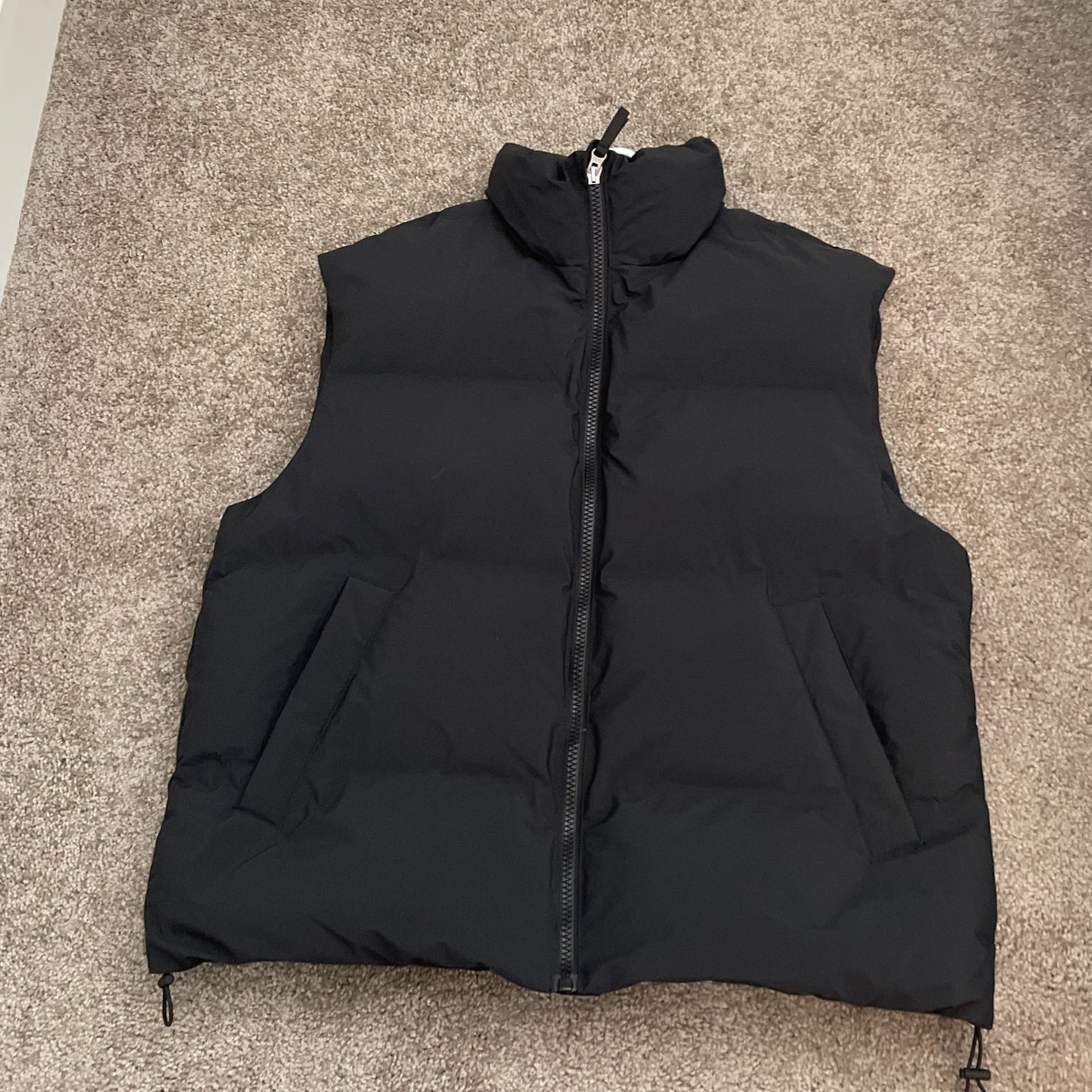Puffer Zip up Vest - Size Large