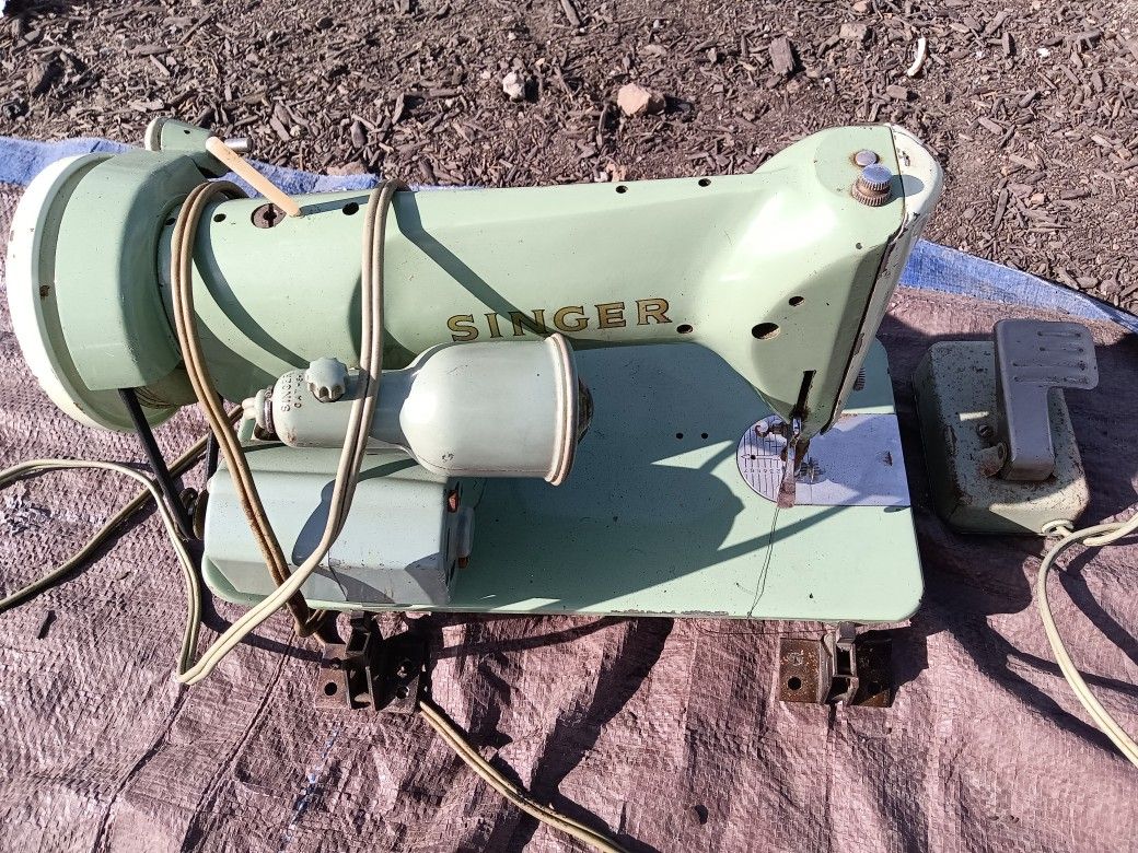 Vintage Singer Sewing Machine