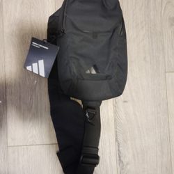 Essentials 3 Sling Bag