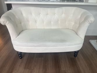 58”L 31”H 23” D Love Seat Cute Upholstered Buttoned Classic Winged LoveSeat