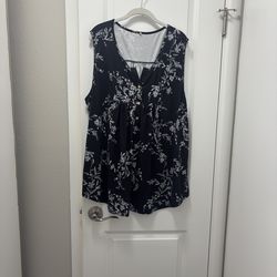Black floral tank w/ buttons