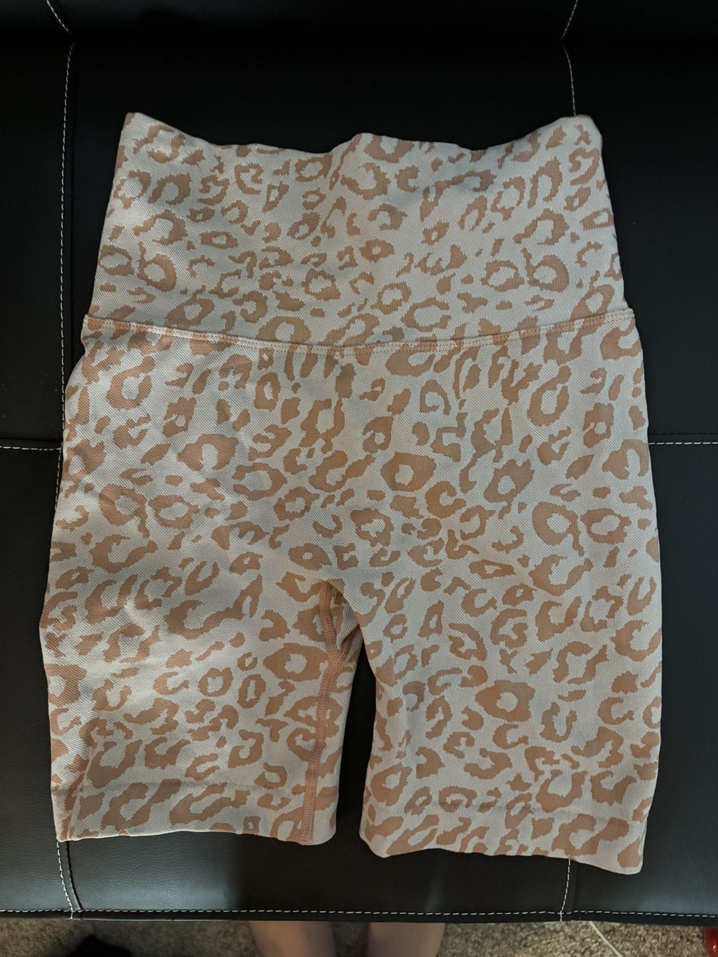 High Waisted Work Out Shorts SIZE SM
