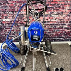Graco~Ultra~Max~ii~695~Airless~Paint~Sprayer~with~Accessories 