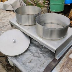 Complemento Para Darle De Comer A Los Perros Uno Para Agua Y El Otro Para Comida 