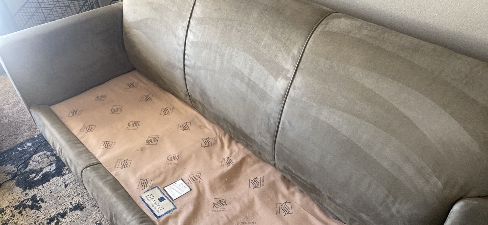 Couch & Loveseat Flexsteel