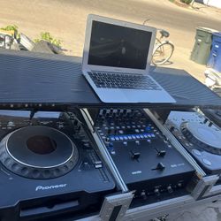 DJ Set up, NoSpeakers