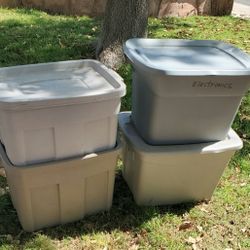 4 Plastic Storage Containers 