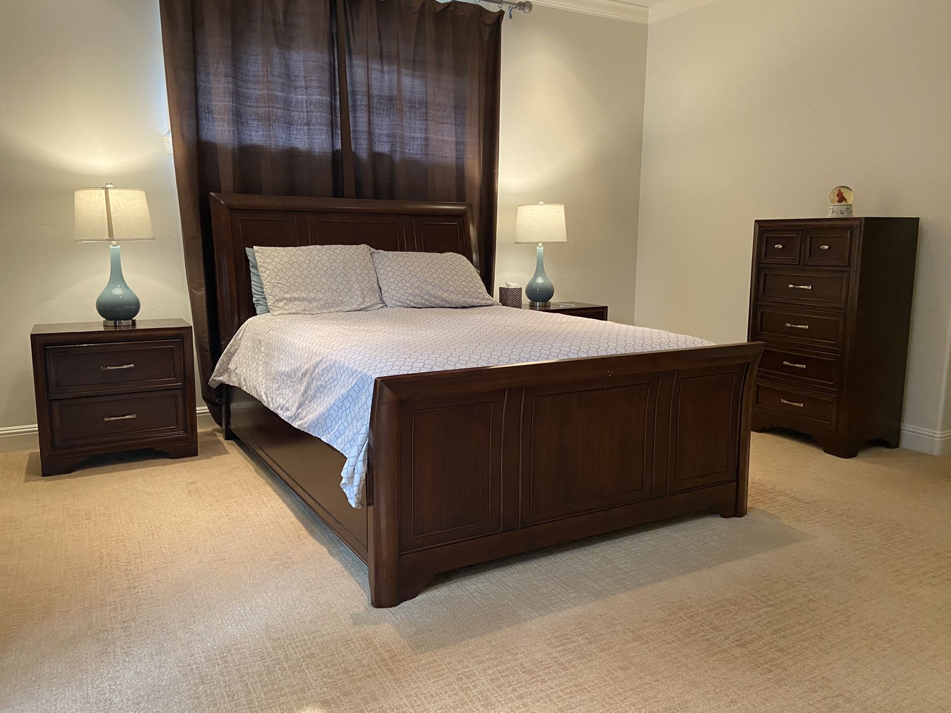 5 piece Queen bedroom set