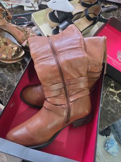 Tall boot  like new size 6.5