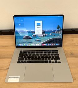 16" MacBook Pro Touchbar 32GB RAM*512GB SSD*2.4Ghz Intel 8 Core i9