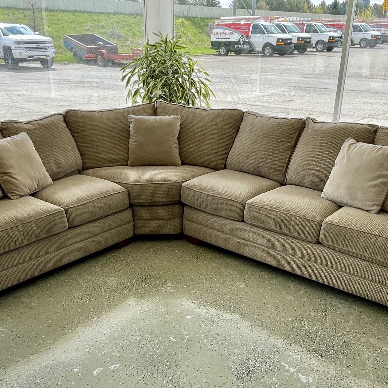 **Gently Used Bassett Sectional Sofa - Comfort and Style!**