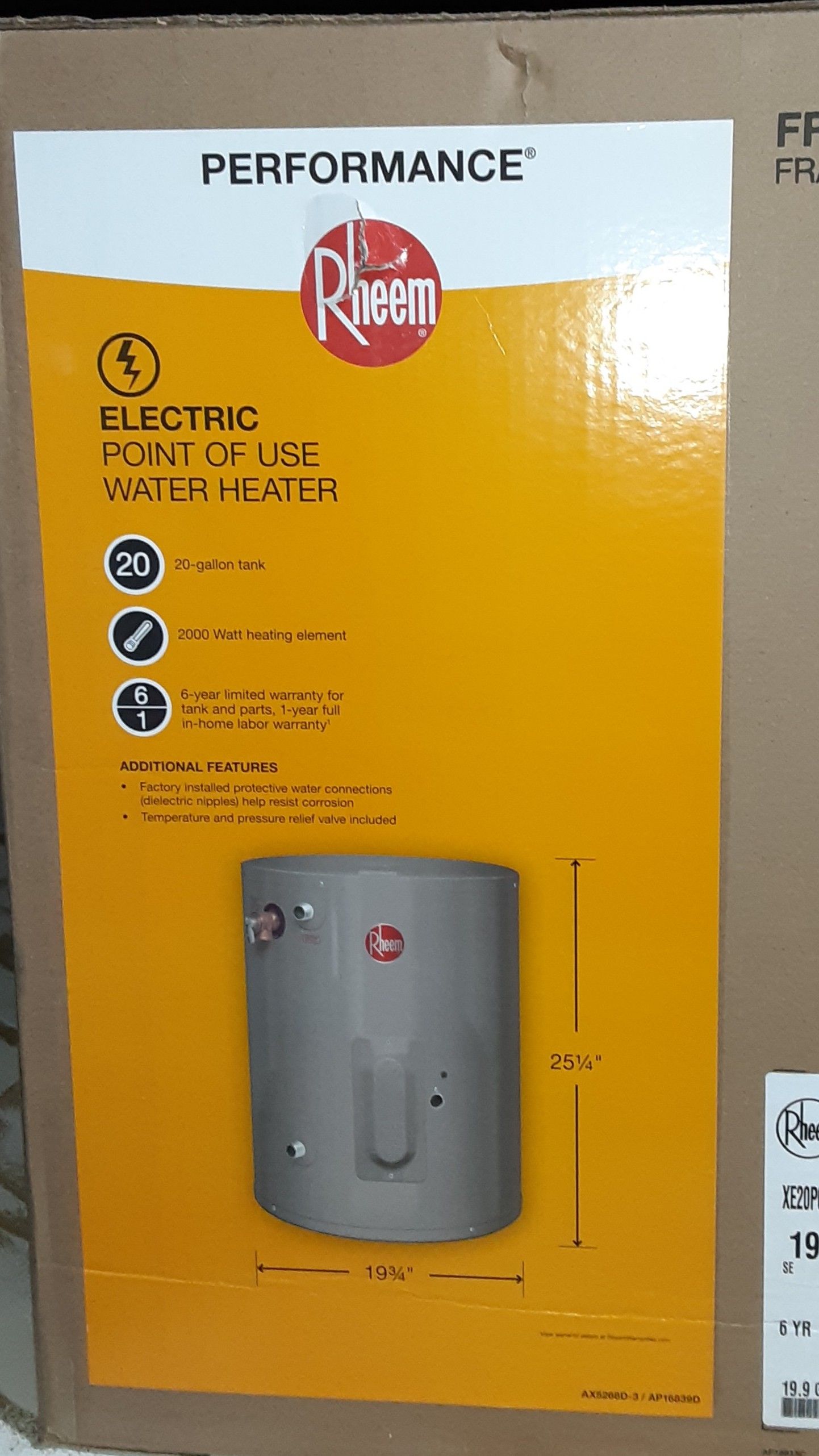 ELECTRIC WATER HEATER NEW IN BOX