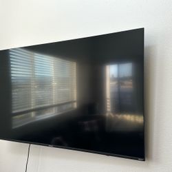 Westinghouse 65'' Smart Roku TV