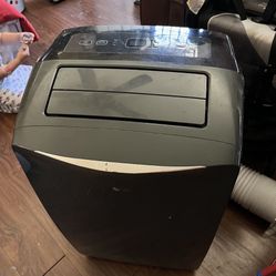 Portable Air Conditioner AC  In Good Conditions 