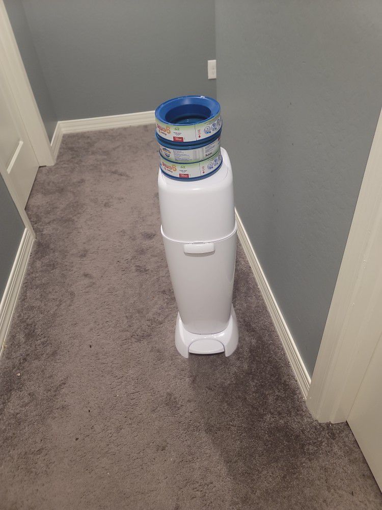 Diaper Genie With Bags 