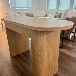 Oval Desk