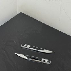  "R" fender emblems, specifically designed for Volkswagen Golf R model