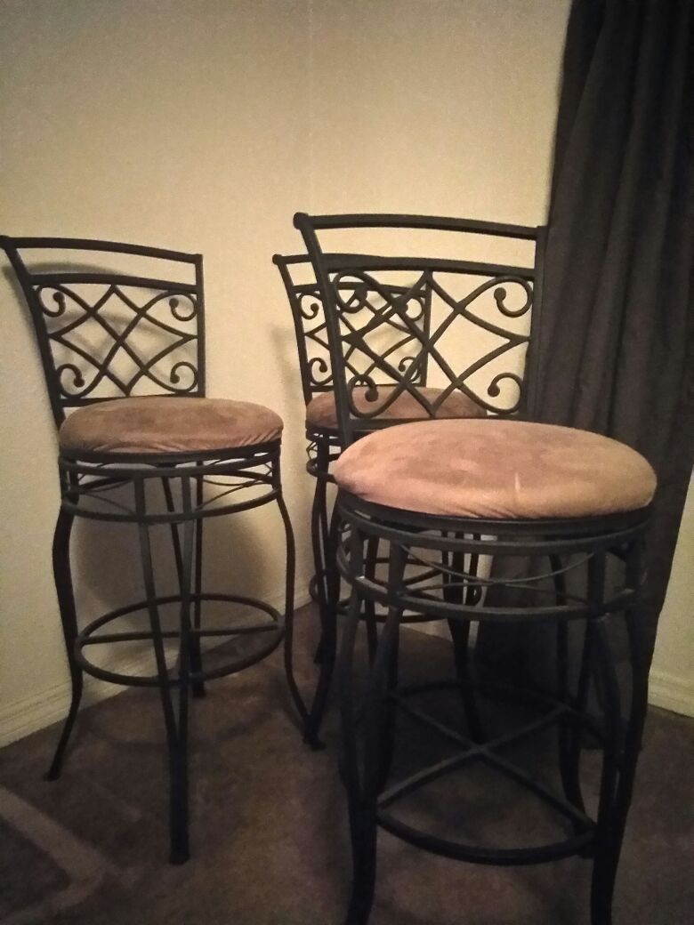 Cheyenne Home Furnishings swivel bar stools