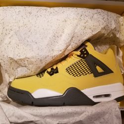 Jordan 4 "Lightning"
