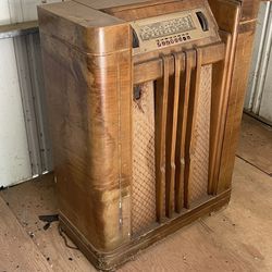 Old Antique Station Radio