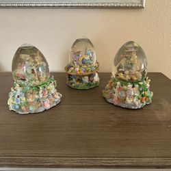 Bunny Spring Easter Egg Musical Snow Globe