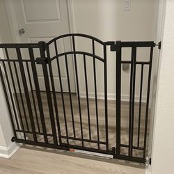 Summer Infant Multi-Use Decorative Extra Tall Walk-Thru Baby Gate, Fits Openings 28.5-48 Inch (Pack of 1), Black Metal, for Doorways and Stairways, 36