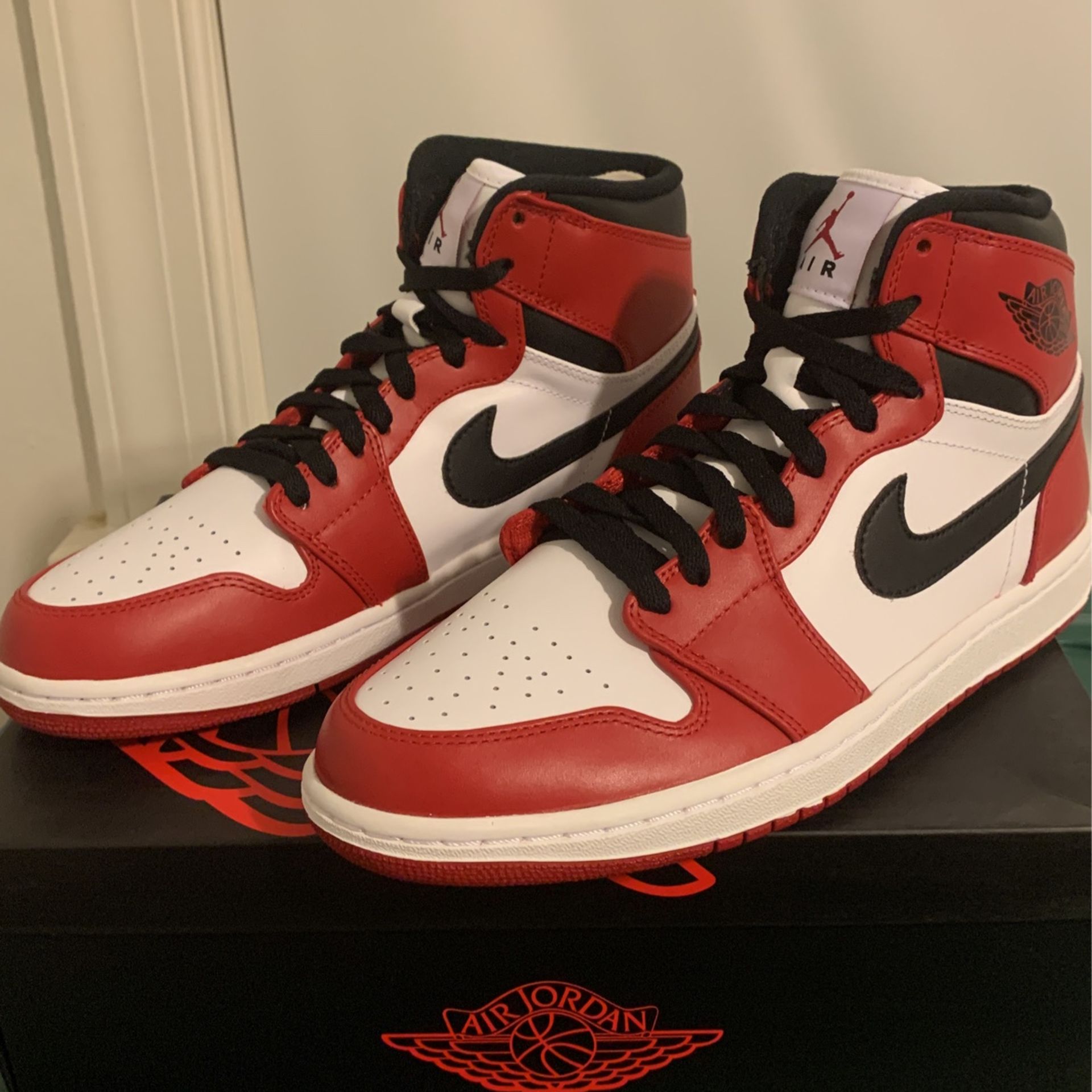 Nike Air Jordan 1 Chicago 2013 White/Varsity Red Black 332550 163 Athletic shoes & Sneakers
