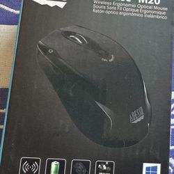 Adesso iMouse M20B Wireless Ergonomic Optical Mouse