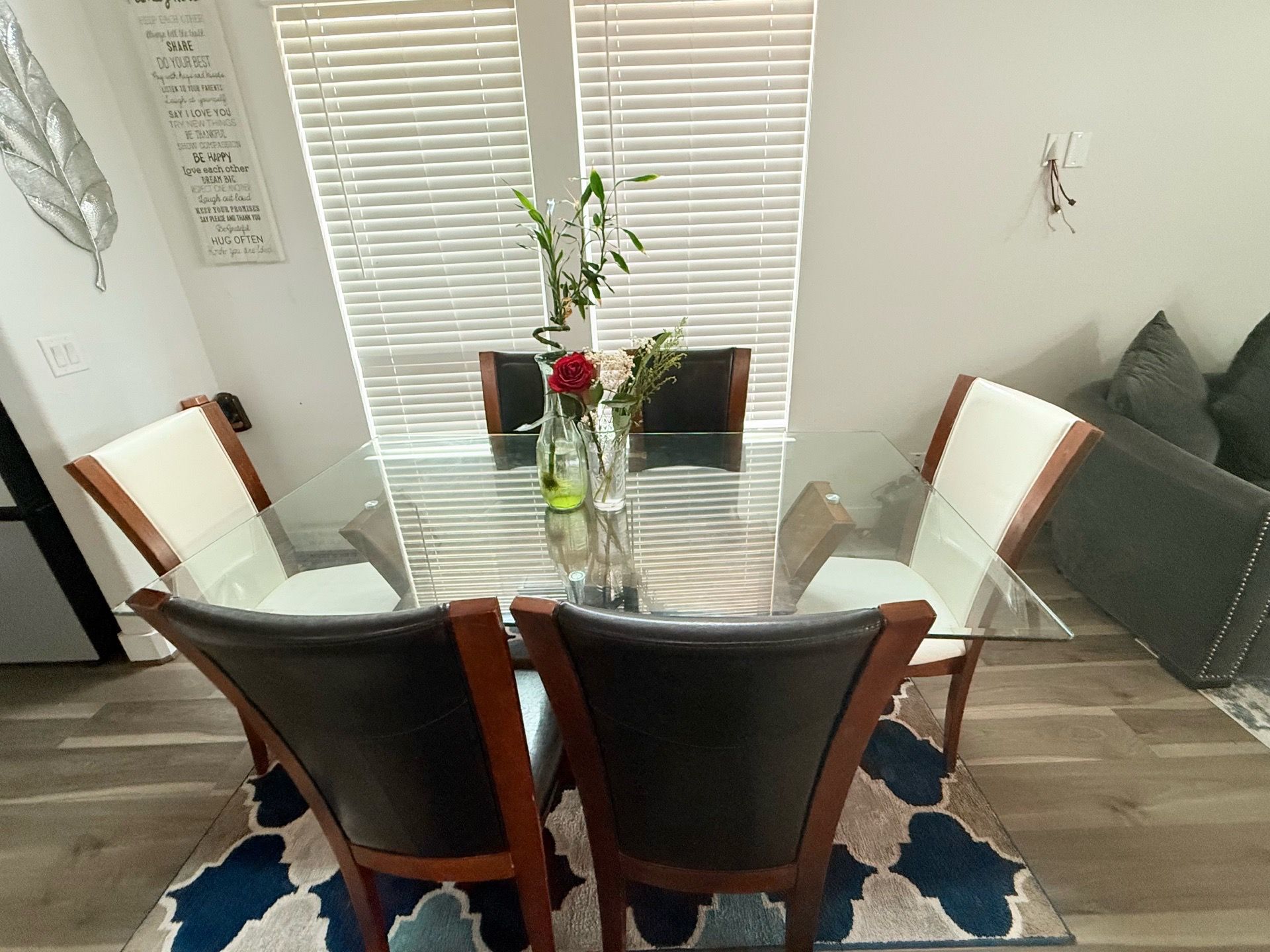 Dinning table with 6 chairs