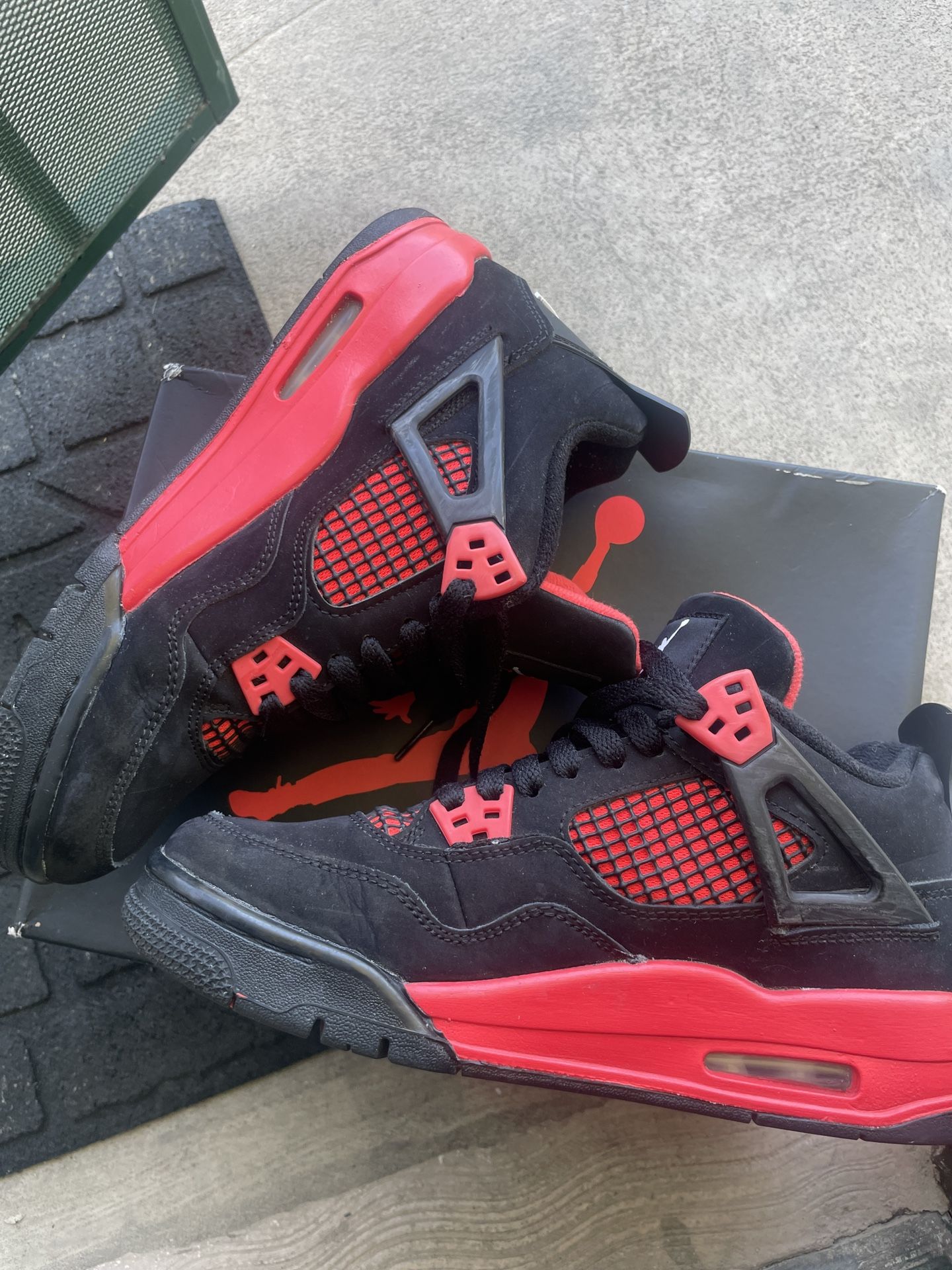 Red thunders size youth 6