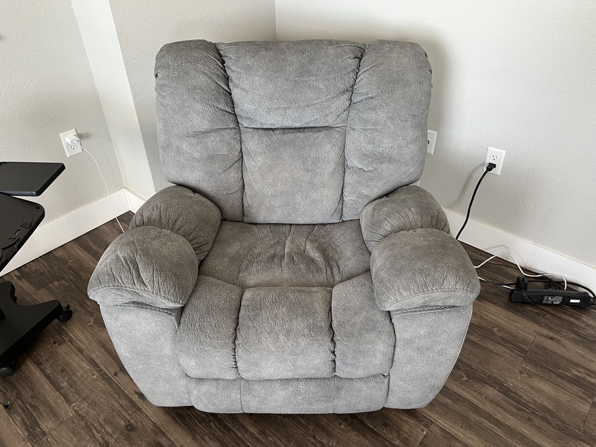 Oversized Recliner - Great Condition