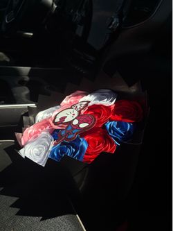 Hello kitty x Spiderman 12 count ribbon bouquet
